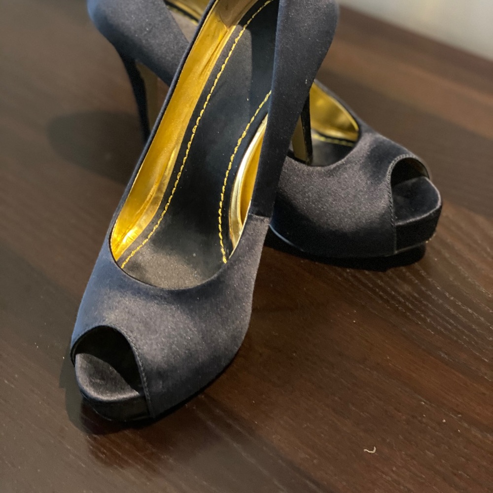 Nine West peep toe heels